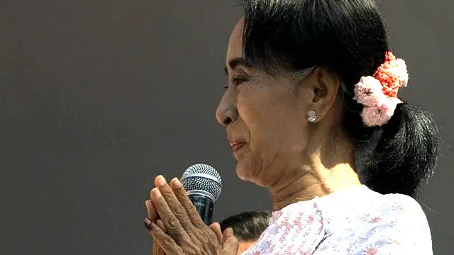 د ټاکنو کمېسیون وویل، چې این ایل ډي د پارلمان د دواړو جرګو له ټولټال ۶۶۴ څوکیو نه پر ۳۴۸ هغو بریا تر لاسه کړې ده