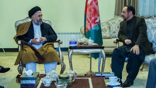 د وزیر بلخي په خبره پرون یې د افغانستان بهرنیو چارو له وزیر صلاح الدین رباني سره لیدلي او پرېکړه شوې، چې د افغانستان لپاره د اروپايي هېوادونو سفیران به یوې غونډې ته راوبولي