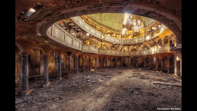 Teatro abandonado/ Christian Richter