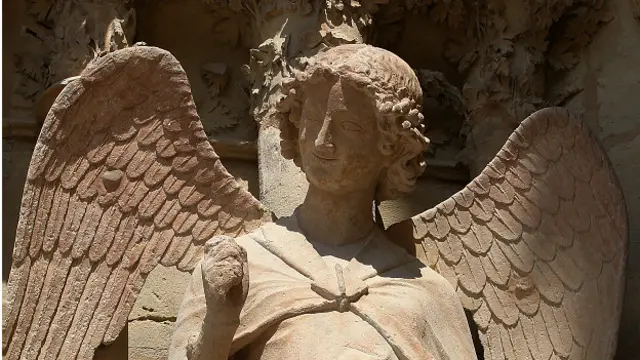 "Улыбающийся ангел"