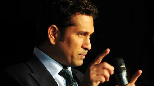 سچن سے ان کا پورا نام اور پتہ پوچھنے پر بھارتیوں نے شدید غصے کا اظہار کیا ہے