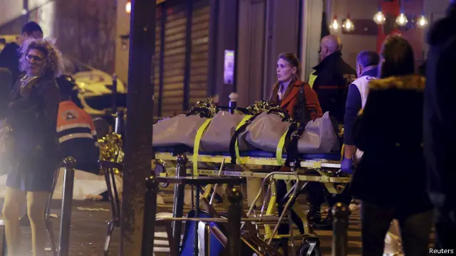 د پاریس اوسېدونکو ته ویل شوي چې په خپلو کورنو کې پاتې شي