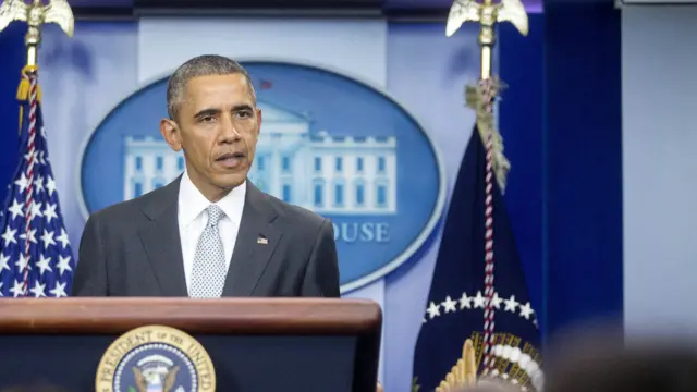 د امریکا ولسمشر بارک اوباما په خپل غبرګون کې د پاریس بریدونه د ولسي وګړو د وېرولو په موخه یوه ظالمانه کړنه وبلله. نوموړي ویلي، امریکا به په دې برخه کې له فرانسې سره تر خپله وسه هر راز مرسته وکړي.