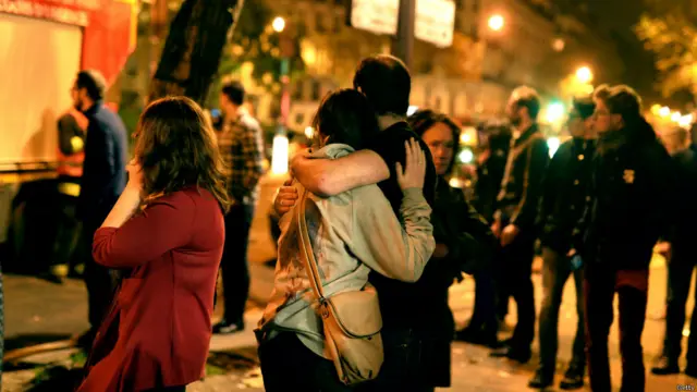 पेरिस के एक कॉन्सर्ट हॉल पर हमला