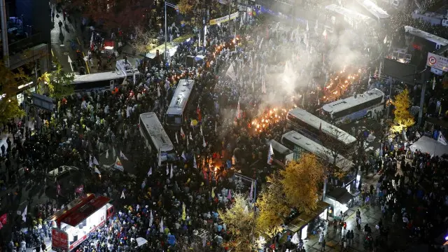 Aksi unjuk rasa di Seoul, Korea Selatan ini termasuk yang terbesar dalam beberapa tahun terakhir.