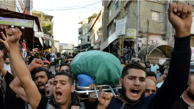 أسفر التفجيران عن مقتل 43 شخصا