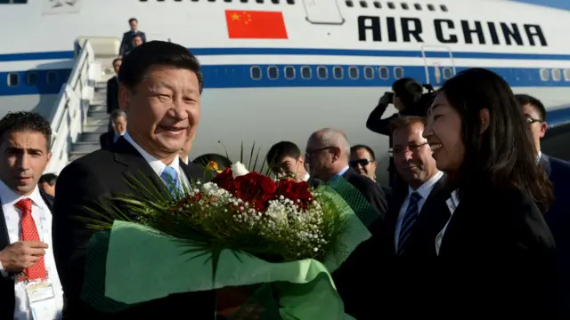 習近平抵達14日抵達土耳其安塔利亞國際機場。