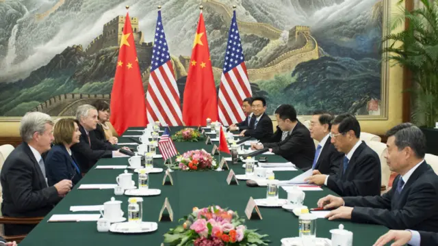 全國人大常委會委員長張德江12日在北京人民大會堂,會見美國國會眾議院少數黨民主黨領袖佩洛西與代表團。