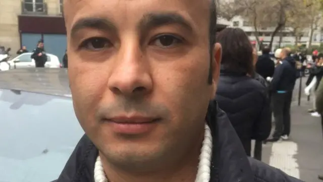 صفير يقول إنه شاهد جثثا ملقاة في الشوارع خارج المطعم بعد أن أنقذ المرأتين