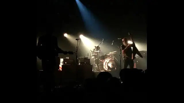 Serangan di gedung konser Bataclan terjadi ketika grup band asal AS, Eagles od Death Metal menggelar konser.