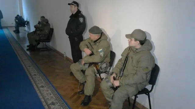 Охрана на избирательных участках усилена. Такие меры принимаются во всех городах, где проходят выборы