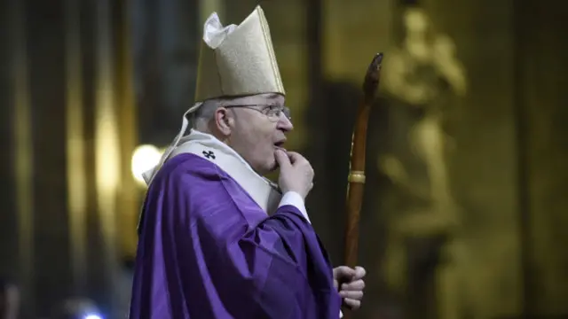 پیرس کے آرچ بشپ کارڈینل آندرے ون ٹورس کا کہنا تھا کہ فرانسیسی دارالحکومت ایک غیر معمولی بربریت کا شکار ہوا ہے