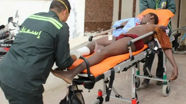 نقل المهاجرون الجرحى إلى مستشفى بمدينة العريش، عاصمة محافظة شمال سيناء