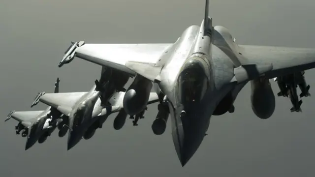 Aviones de guerra franceses (foto de archivo)