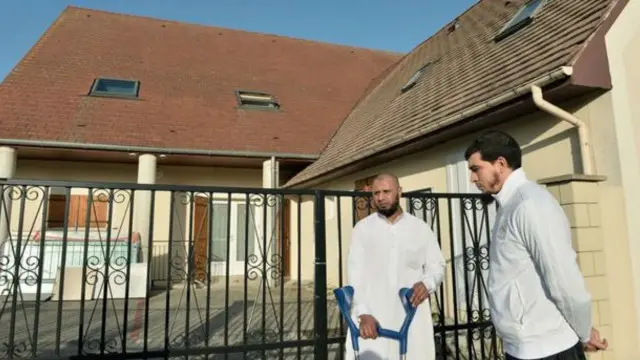 السلطات الفرنسية تعتقد أن مصطفاي كان يتردد على مسجد بلدة لوس