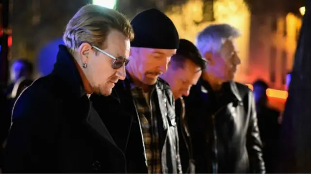 فرانس کے دارالحکومت پیرس میں ہونے والے حملوں میں مرنے والوں کے لیے ایک منٹ کی خاموشی اختیار کی جائے گي