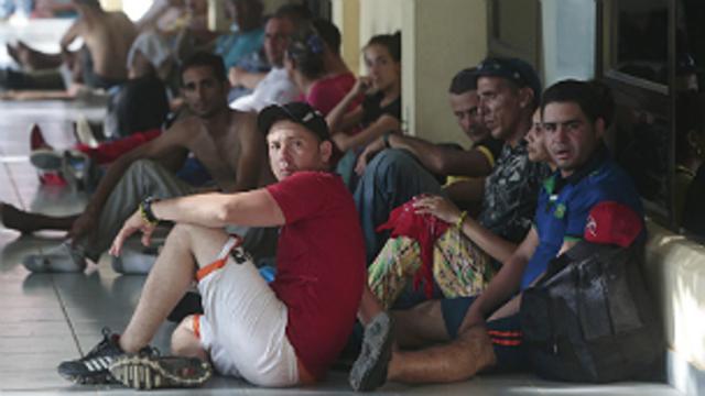 Migrantes cubanos en la frontera.