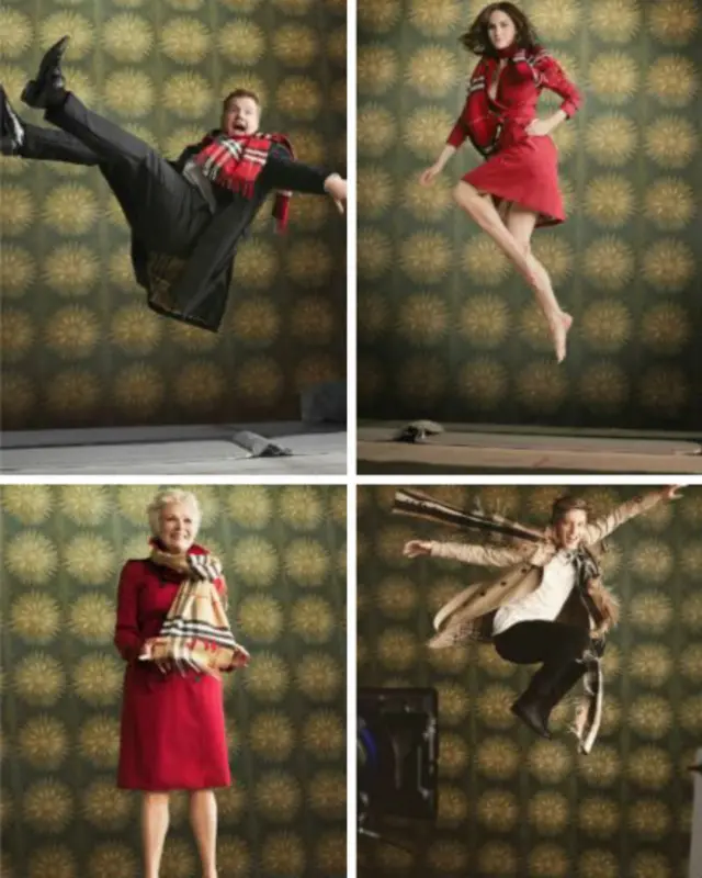 圣诞大片众星“舞动博柏利”