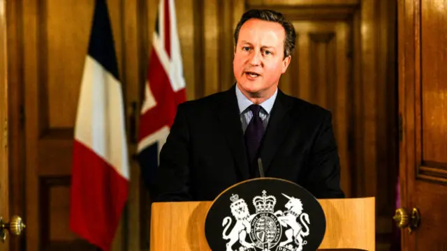 英国首相卡梅伦在接受BBC专访时也表示，英国政府需要重新考虑英国本身的安全措施。