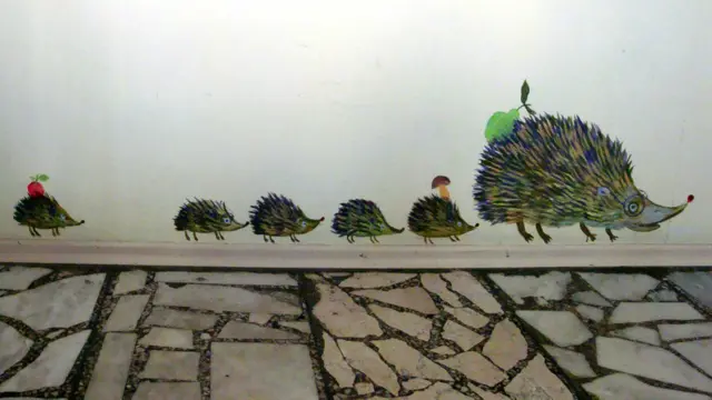 "Коли я став батьком і прийшов до дитячої лікарні, то злякався атмосфери, яка там панує", - розповідає Валерій Кришень, співзасновник організації "Мрії здійснюються". 