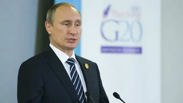 قال بوتين إن روسيا أقامت اتصالات مع المعارضة السورية في الميدان