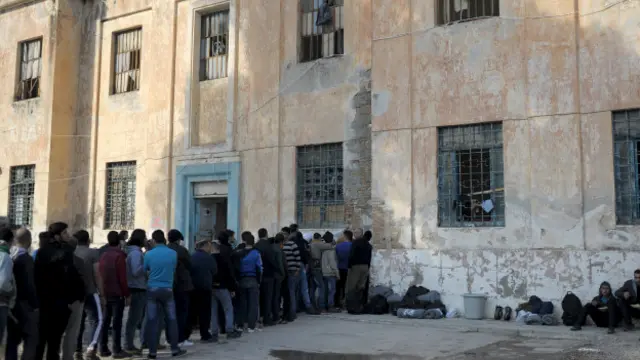 دو عینی شاہدین کا کہنا ہے کہ انھوں نے نومبر میں پیرس حملوں کے منصوبہ ساز مراکشی نژاد بیلجیئن شدت پسند عبدالحمید اباعود کو اکتوبر میں یونانی جزیرے ’لیروس‘ پر دیکھا تھا