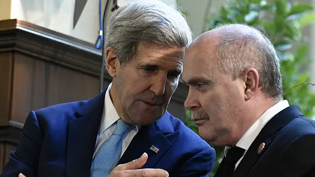 وزير الخارجية التركي ينصت لوزير الخارجية الأمريكي