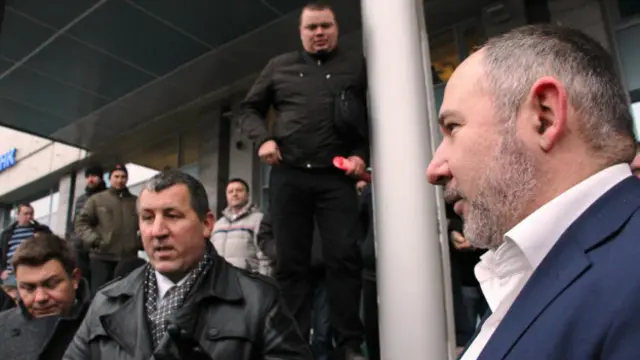 Протест у Платона