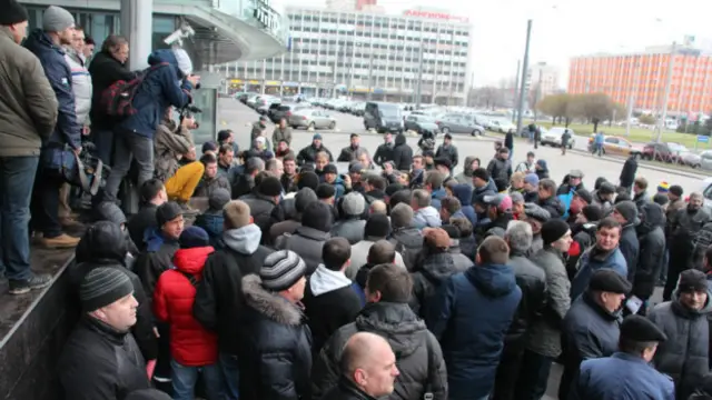 Протест у Платона