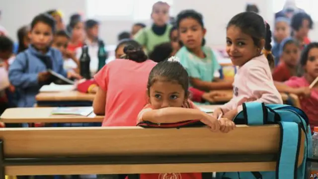 дети беженцы в классе