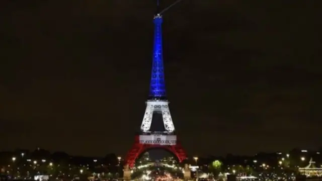 رنگ های پرچم فرانسه بر برج ایفل تابانده شد