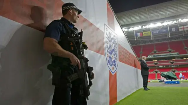 An ninh được thắt chặt ở sân Wembley tối thứ Ba.