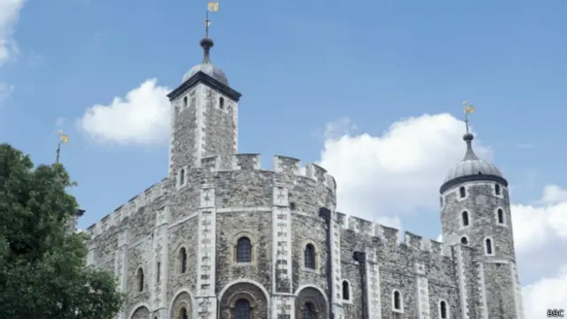 没有几个游客会意识到，即使游客散去后，伦敦塔仍旧是一个供人生活、工作的地方