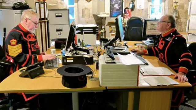 伦敦塔卫士在伦敦塔的幕后工作（图片来源：李约翰（John Lee））