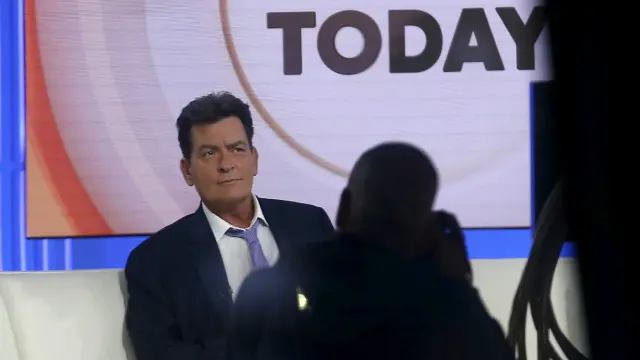 Charlie Sheen, famoso por interpretar o personagem Charlie, da série "Two And a Half Man", revelou ser soropositivo em programa de TV