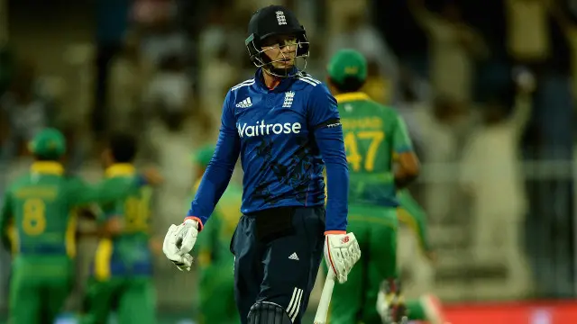 اپنا پہلا ون ڈے کھیلنے والے ظفرگوہر کے ہاتھوں جوئے روٹ اور الیکس ہیلز کی وکٹیں انگلینڈ کے لیے بڑا دھچکہ تھیں