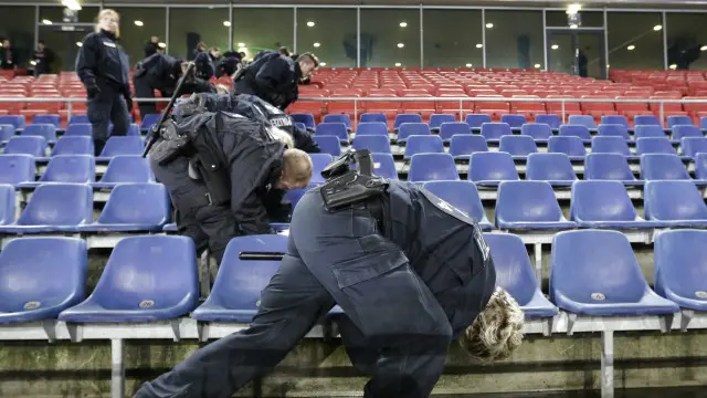 سٹیڈیم کی تلاشی کے دوران کسی قسم کا دھماکہ خیز مواد برآمد نہیں ہوا ہے