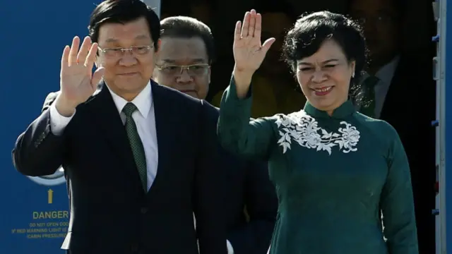 Chủ tịch Trương Tấn Sang và phu nhân tới Manila tham dự Hội nghị Apec