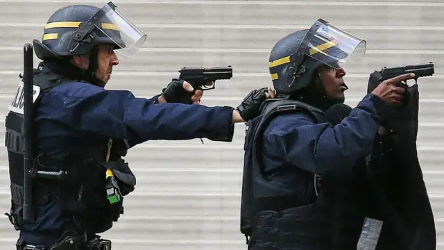 Redada en St. Denis, París