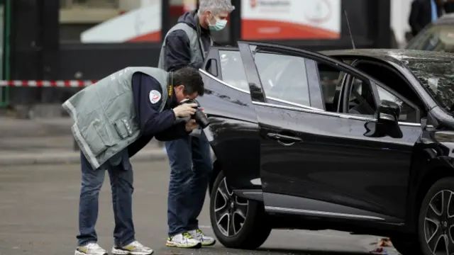 Наприкінці операції прибула кримінальна поліція, яка буде опитувати свідків і оглядати місце подій