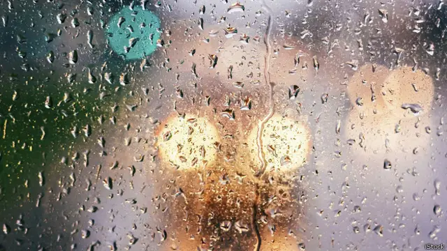 Влага на стекле