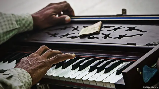 हारमोनियम