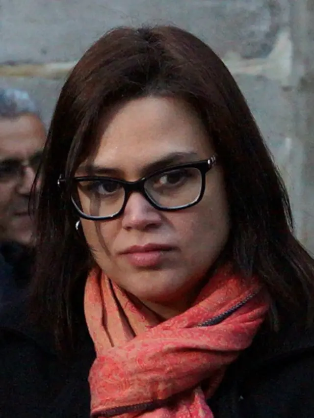 Natural de Belo Horizonte, Silvia milita no Partido Comunista Francês, pelo qual se elegeu vereadora e deputada distrital em Saint-Denis