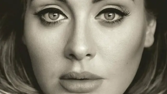 Album terbaru Adele yang berjudul 25 telah terjual 800.000 dalam sepekan.