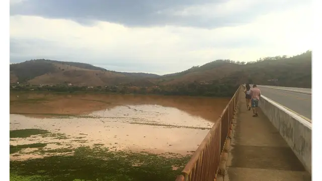 Reportagem rodou 560 km em quatro dias, passando por seis cidades em MG e ES, para registrar prejuizos gerados por rompimento de barragem em Mariana, no interior mineiro (BBC Brasil)