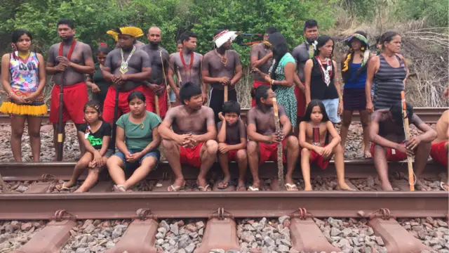 Reportagem rodou 560 km em quatro dias, passando por seis cidades em MG e ES, para registrar prejuizos gerados por rompimento de barragem em Mariana, no interior mineiro (BBC Brasil)