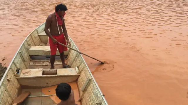 Reportagem rodou 560 km em quatro dias, passando por seis cidades em MG e ES, para registrar prejuizos gerados por rompimento de barragem em Mariana, no interior mineiro (BBC Brasil)