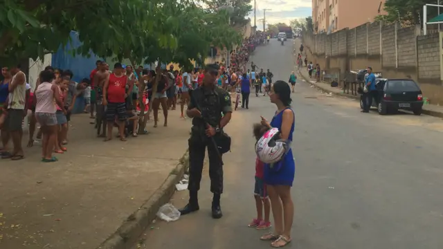 Reportagem rodou 560 km em quatro dias, passando por seis cidades em MG e ES, para registrar prejuizos gerados por rompimento de barragem em Mariana, no interior mineiro (BBC Brasil)
