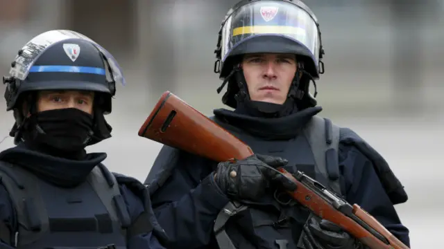 Полицейские