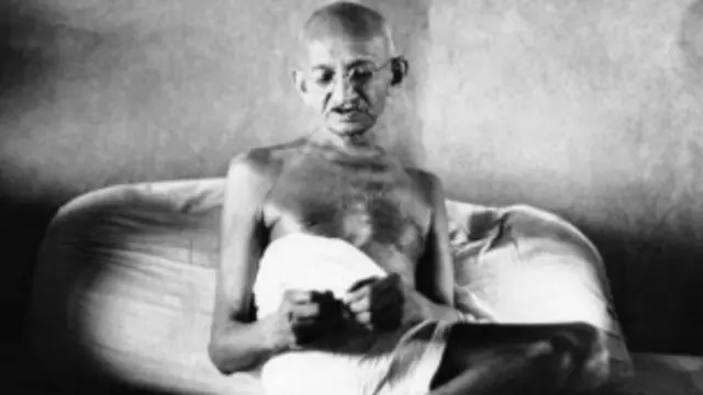 ဂန္ဒီ - ကျနော့်ရဲ့စိတ်ကို ခင်ဗျား ဘယ်တော့မှ ချုပ်နှောင်လို့မရ။